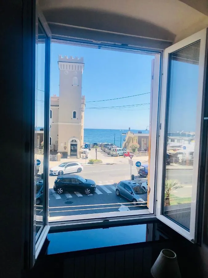 Mydollhouse Delizioso Appartamento Fronte Mare location